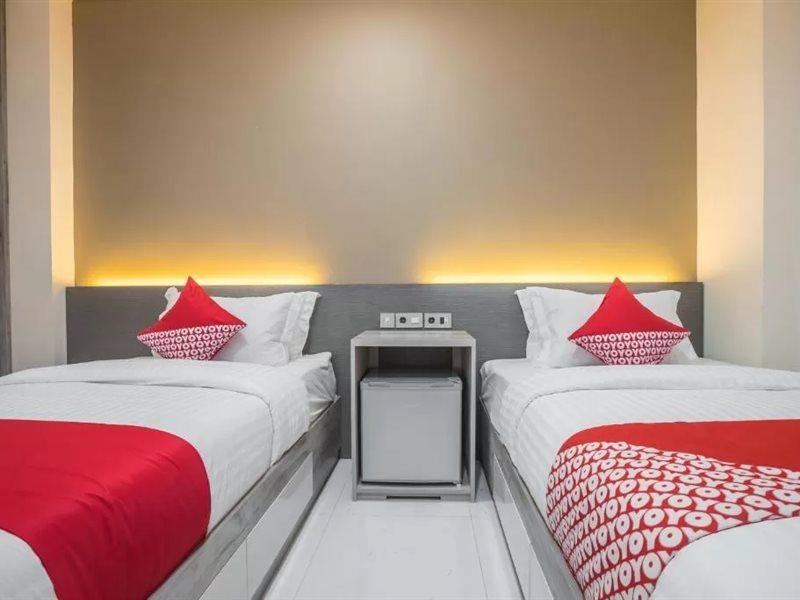 Super Oyo 1487 Residence Khoe Jakarta Eksteriør billede
