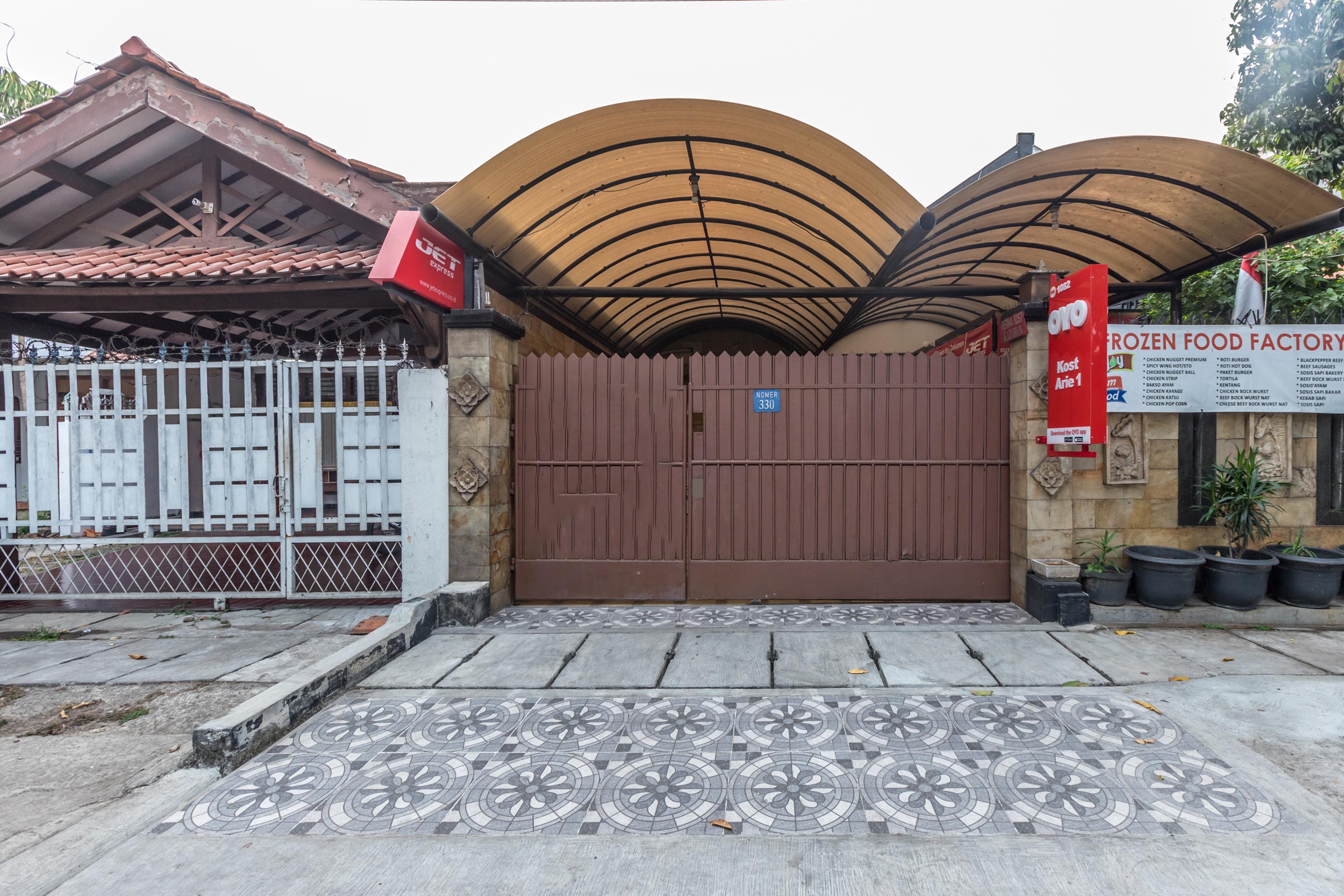Super Oyo 1487 Residence Khoe Jakarta Eksteriør billede