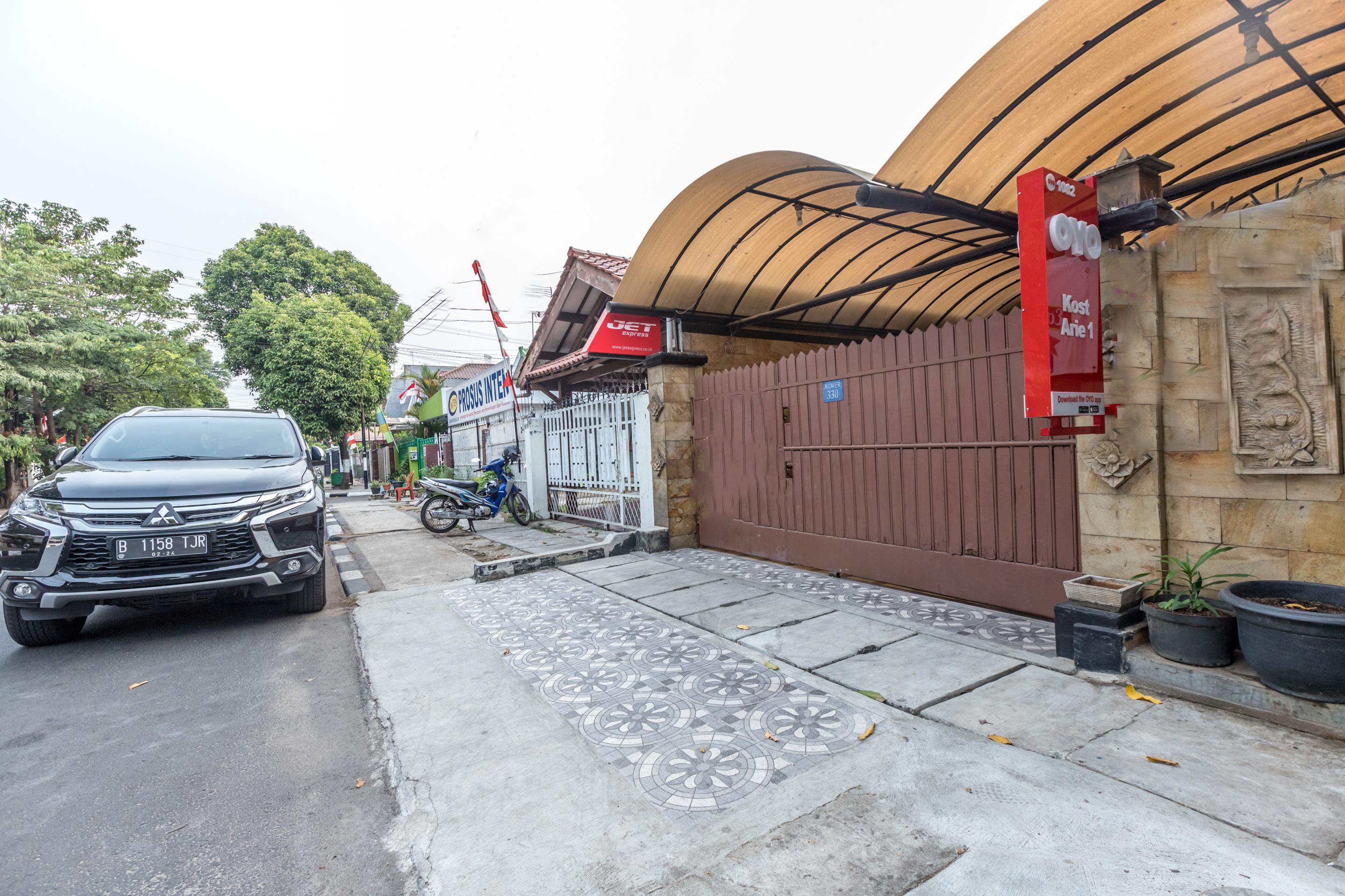 Super Oyo 1487 Residence Khoe Jakarta Eksteriør billede