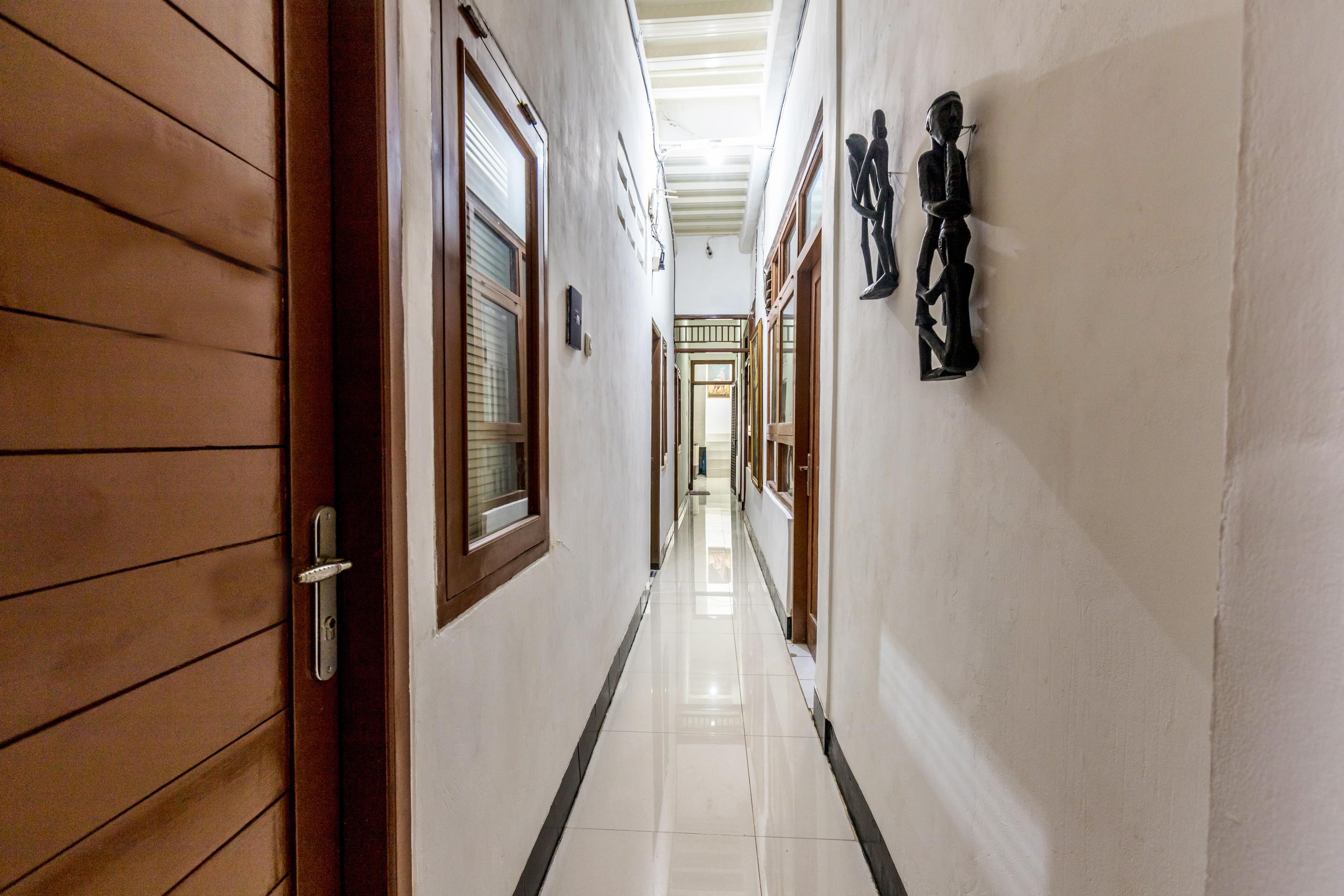 Super Oyo 1487 Residence Khoe Jakarta Eksteriør billede