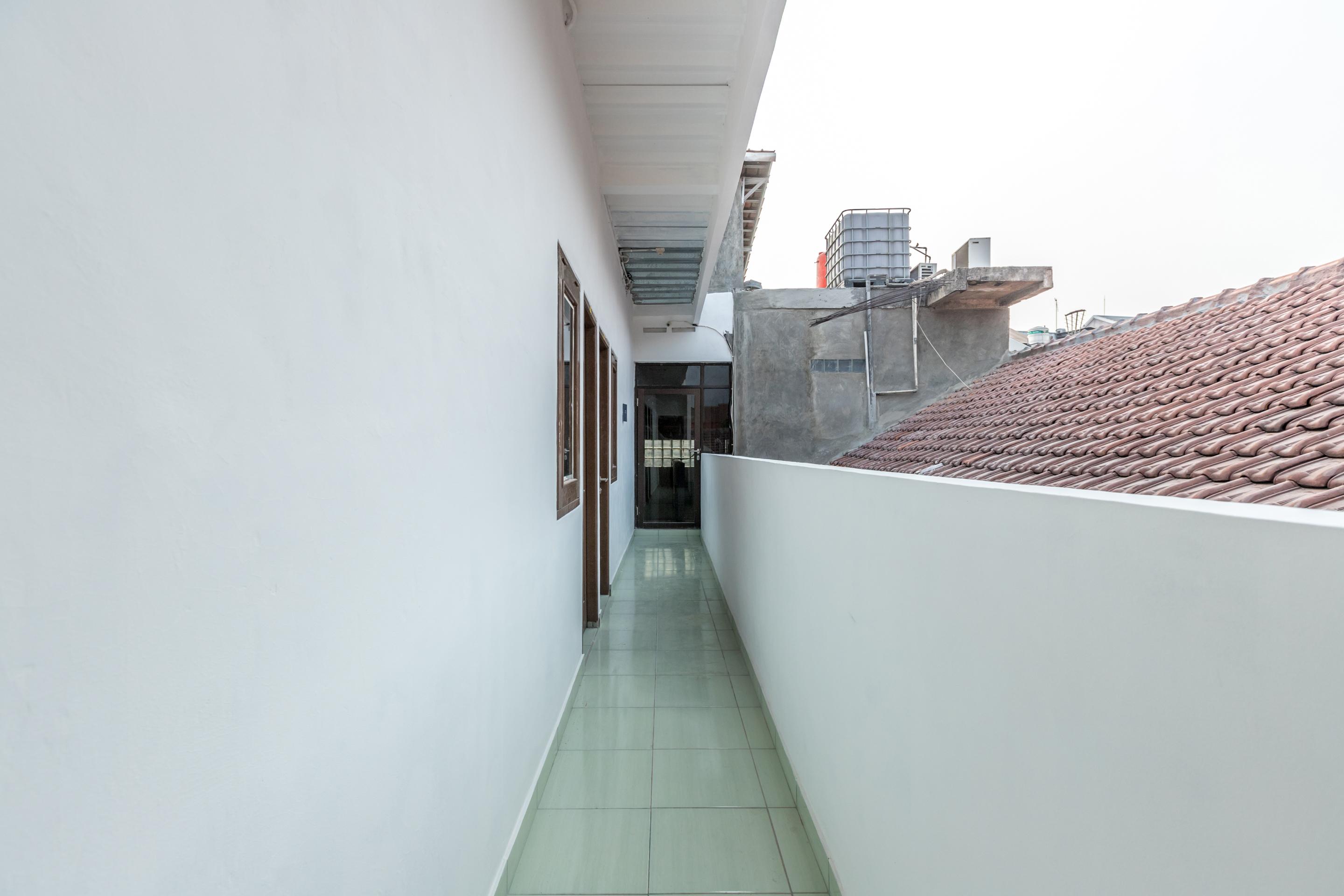 Super Oyo 1487 Residence Khoe Jakarta Eksteriør billede