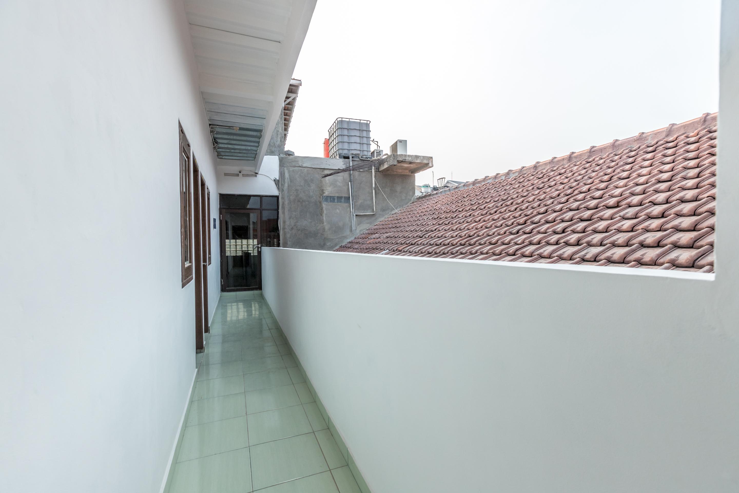 Super Oyo 1487 Residence Khoe Jakarta Eksteriør billede