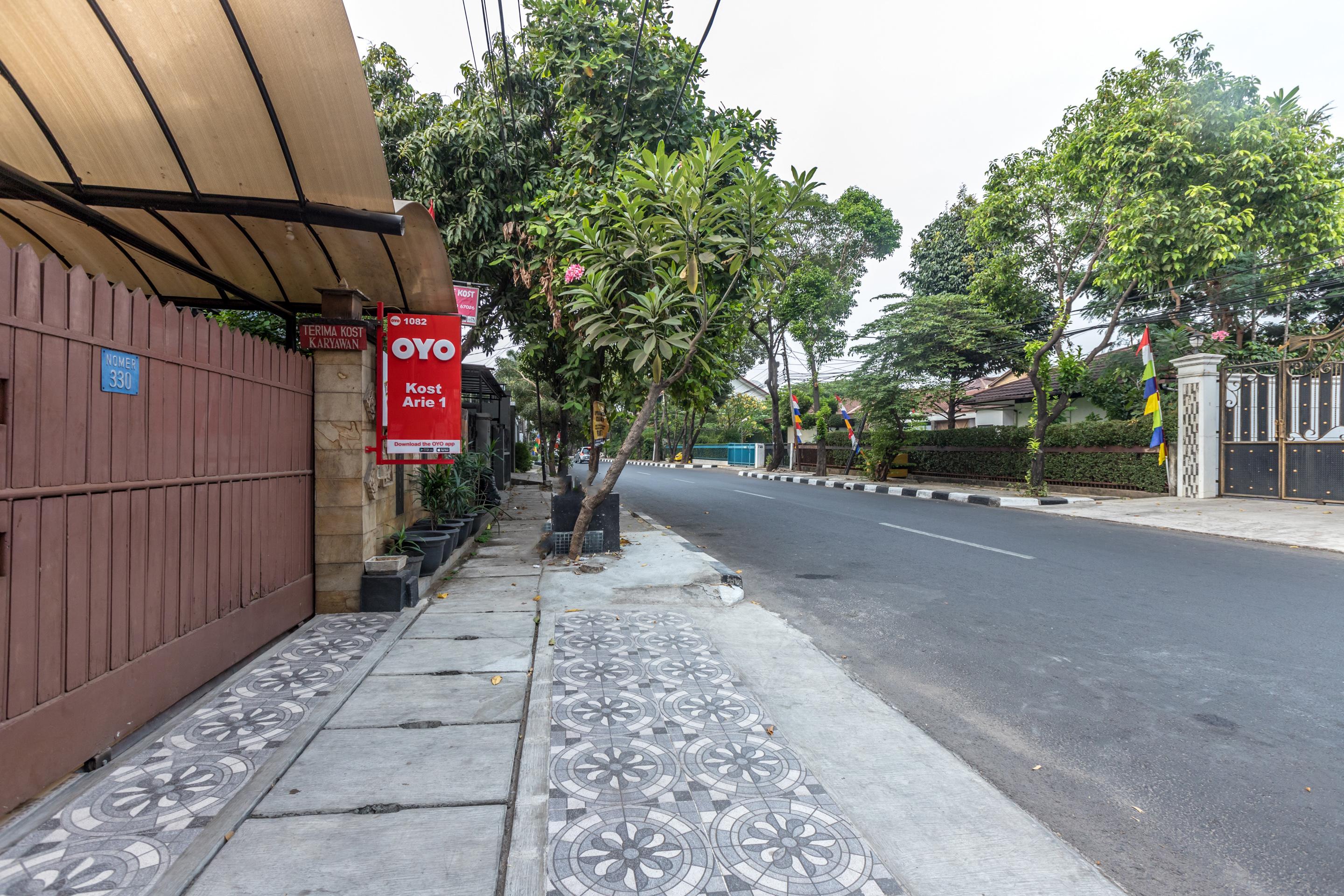 Super Oyo 1487 Residence Khoe Jakarta Eksteriør billede