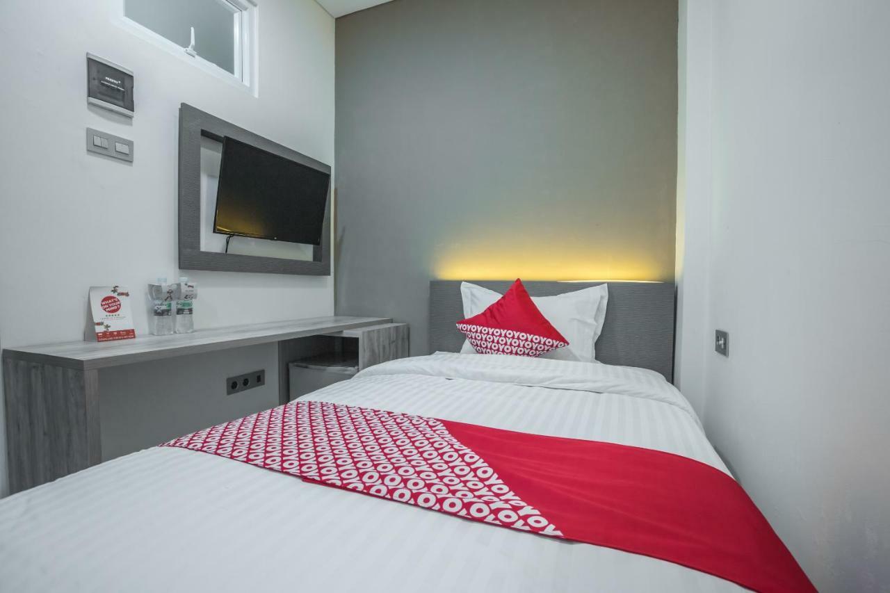 Super Oyo 1487 Residence Khoe Jakarta Eksteriør billede