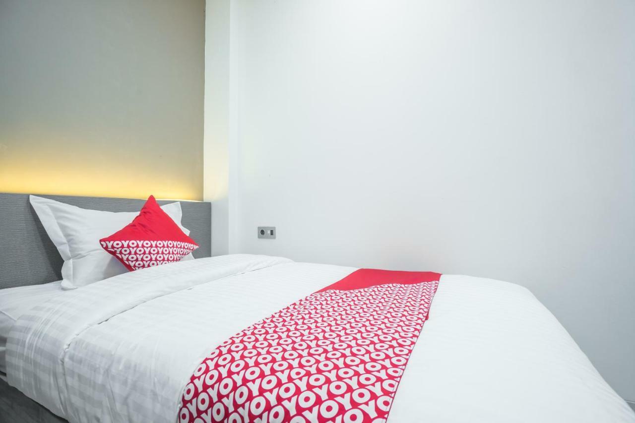 Super Oyo 1487 Residence Khoe Jakarta Eksteriør billede