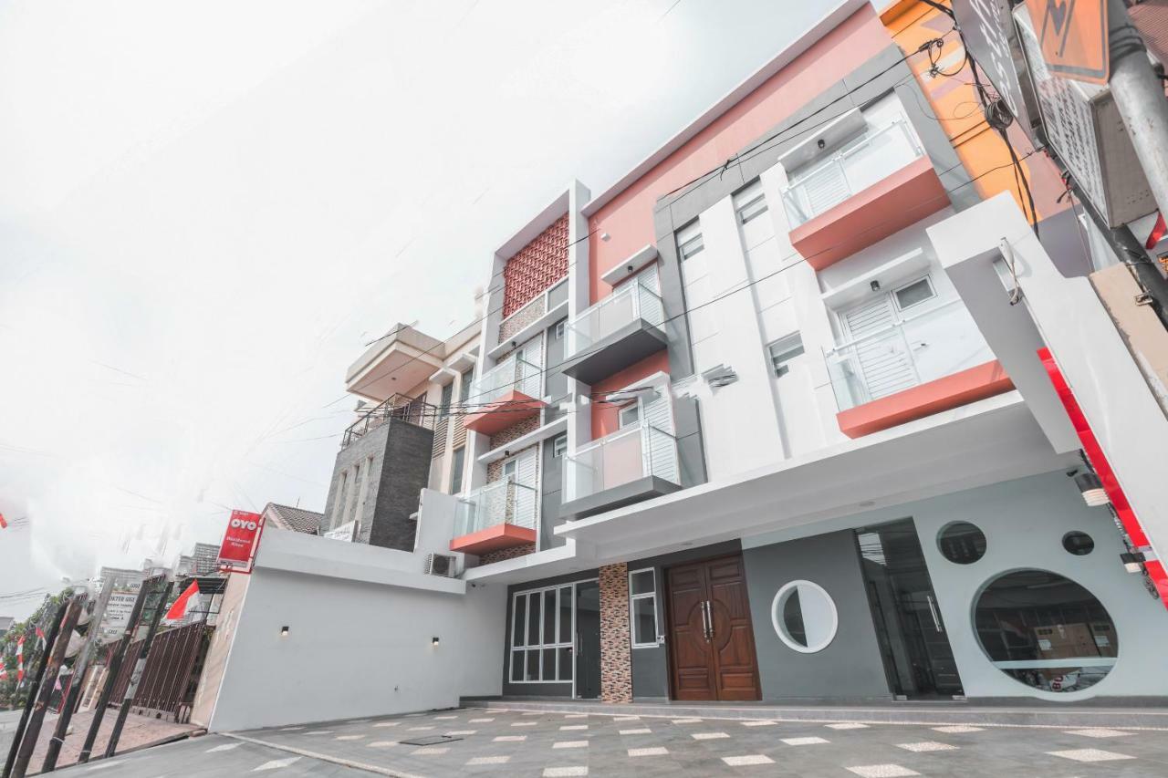 Super Oyo 1487 Residence Khoe Jakarta Eksteriør billede