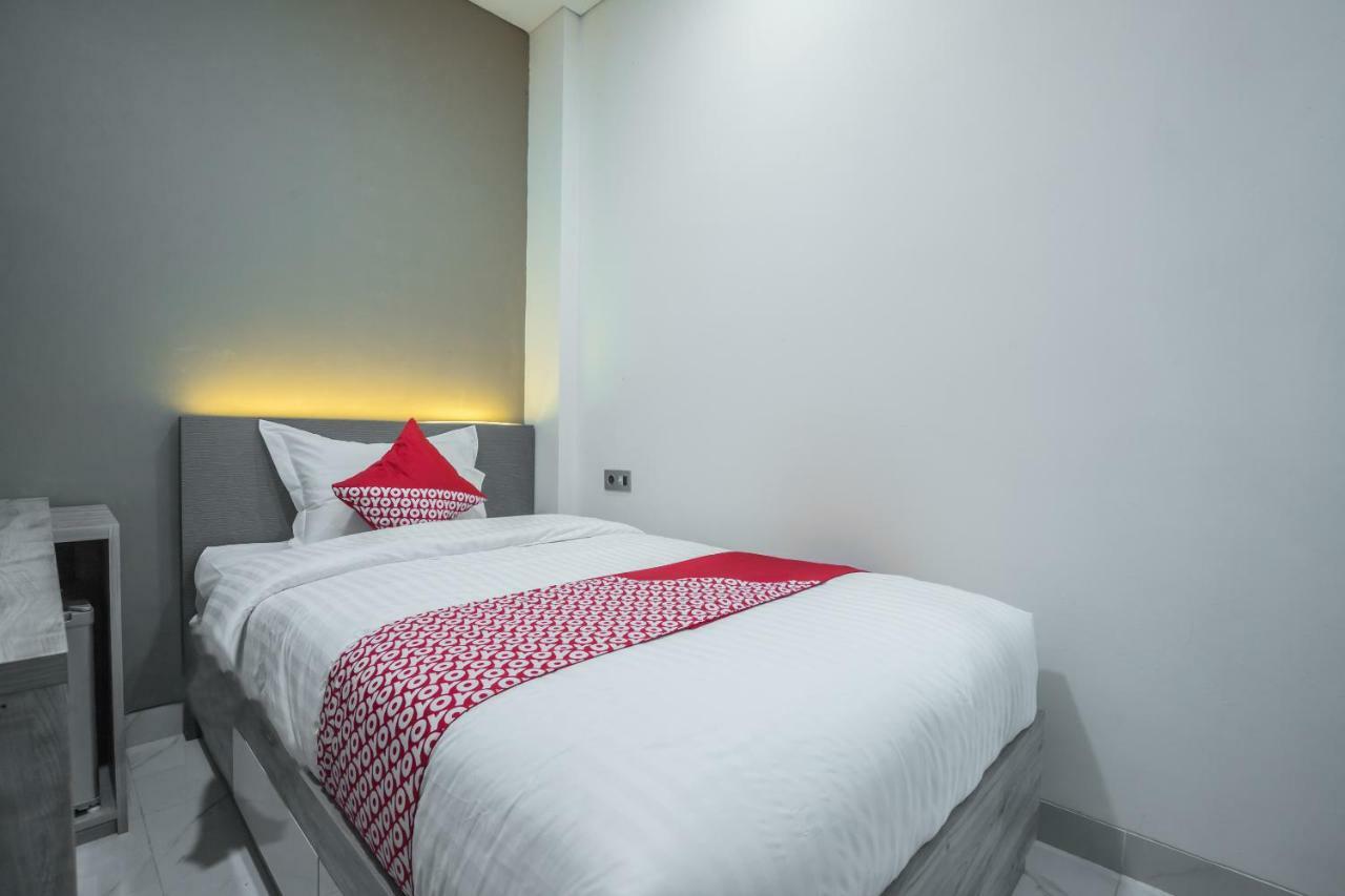 Super Oyo 1487 Residence Khoe Jakarta Eksteriør billede