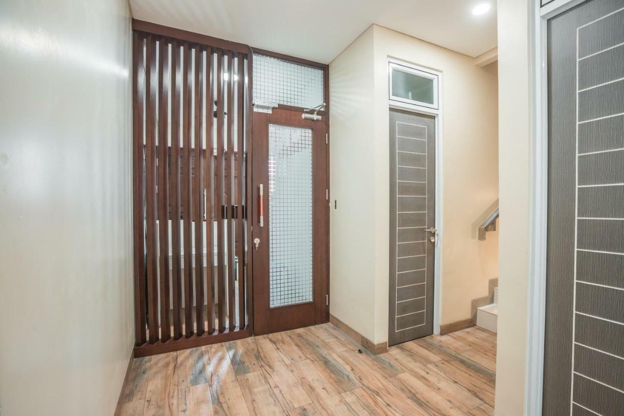 Super Oyo 1487 Residence Khoe Jakarta Eksteriør billede